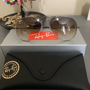 Ray ban aviator gradient